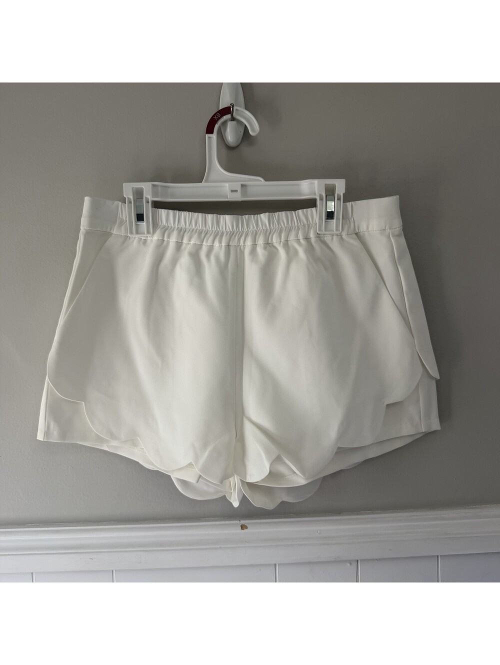 ALC Scalloped Trim White Shorts Size 4 NWOT